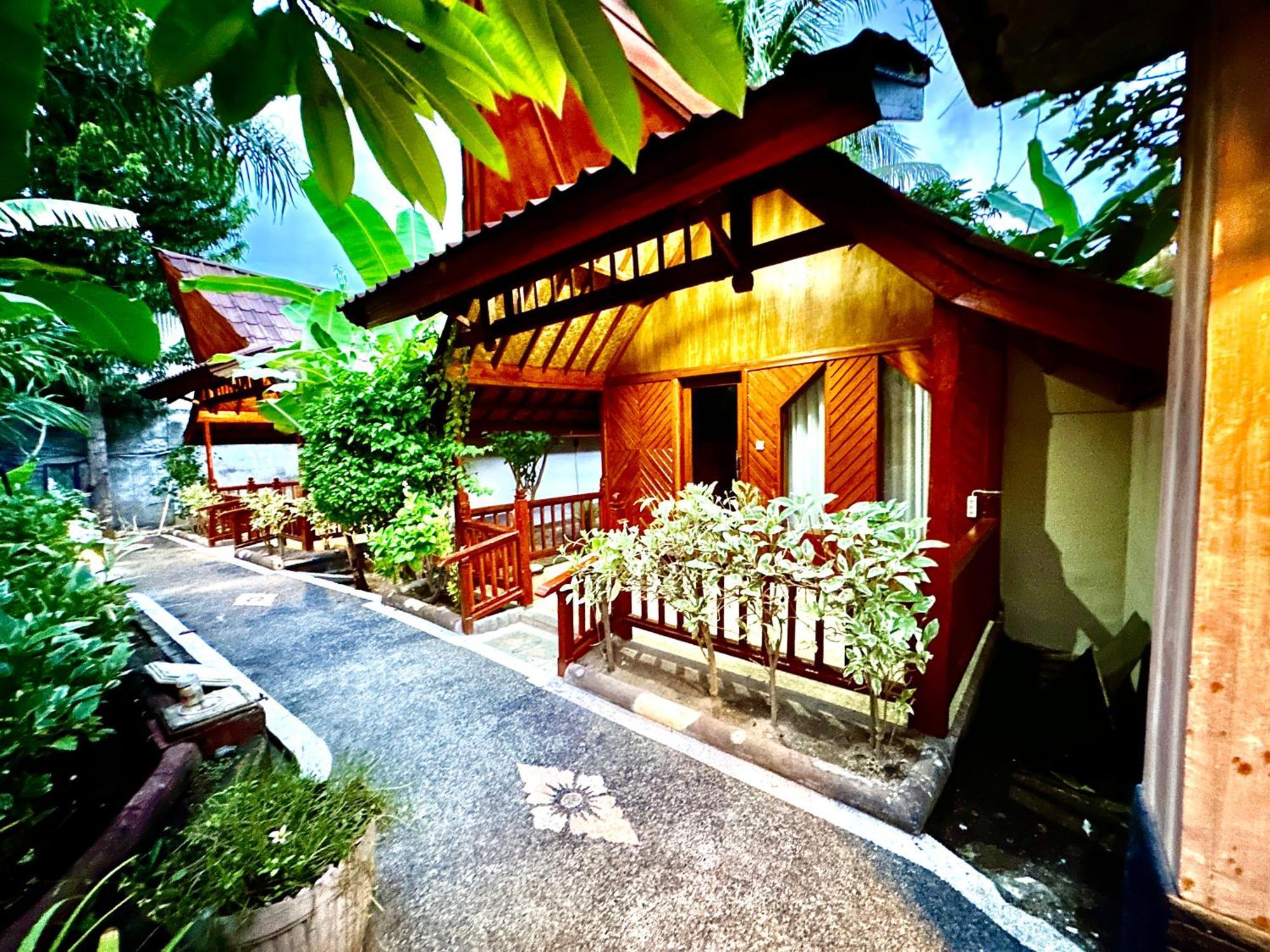 Sunny Rose Bungalows Gili Air - Adults Only Екстер'єр фото