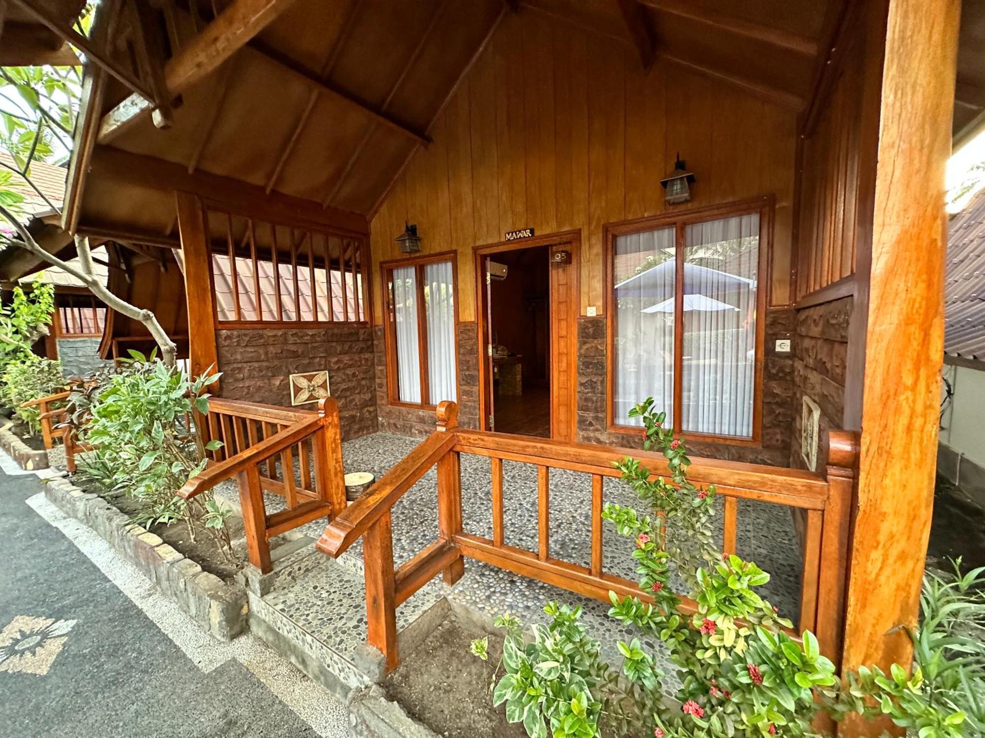 Sunny Rose Bungalows Gili Air - Adults Only Екстер'єр фото