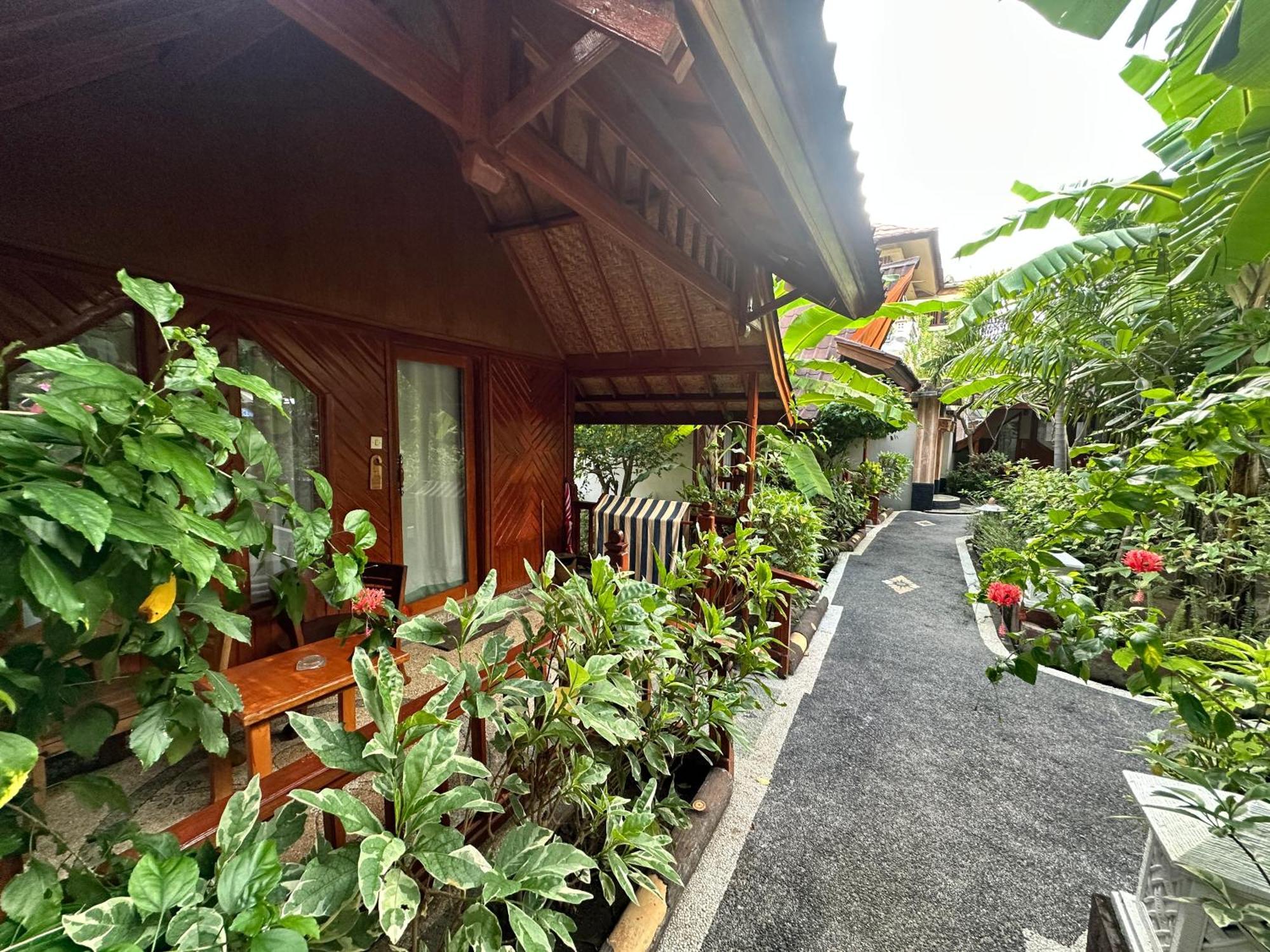 Sunny Rose Bungalows Gili Air - Adults Only Екстер'єр фото