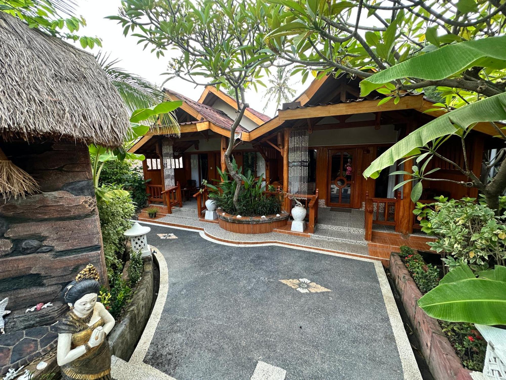 Sunny Rose Bungalows Gili Air - Adults Only Екстер'єр фото