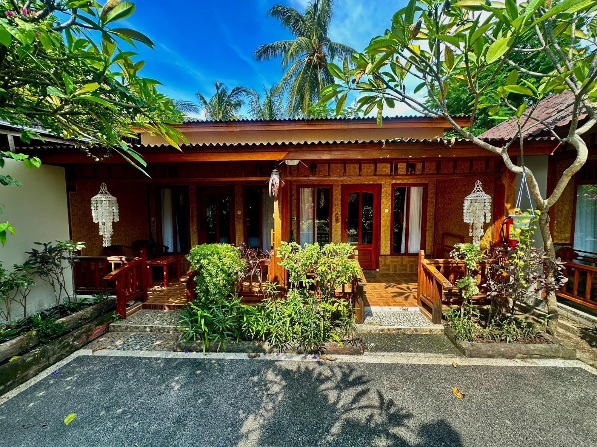 Sunny Rose Bungalows Gili Air - Adults Only Екстер'єр фото