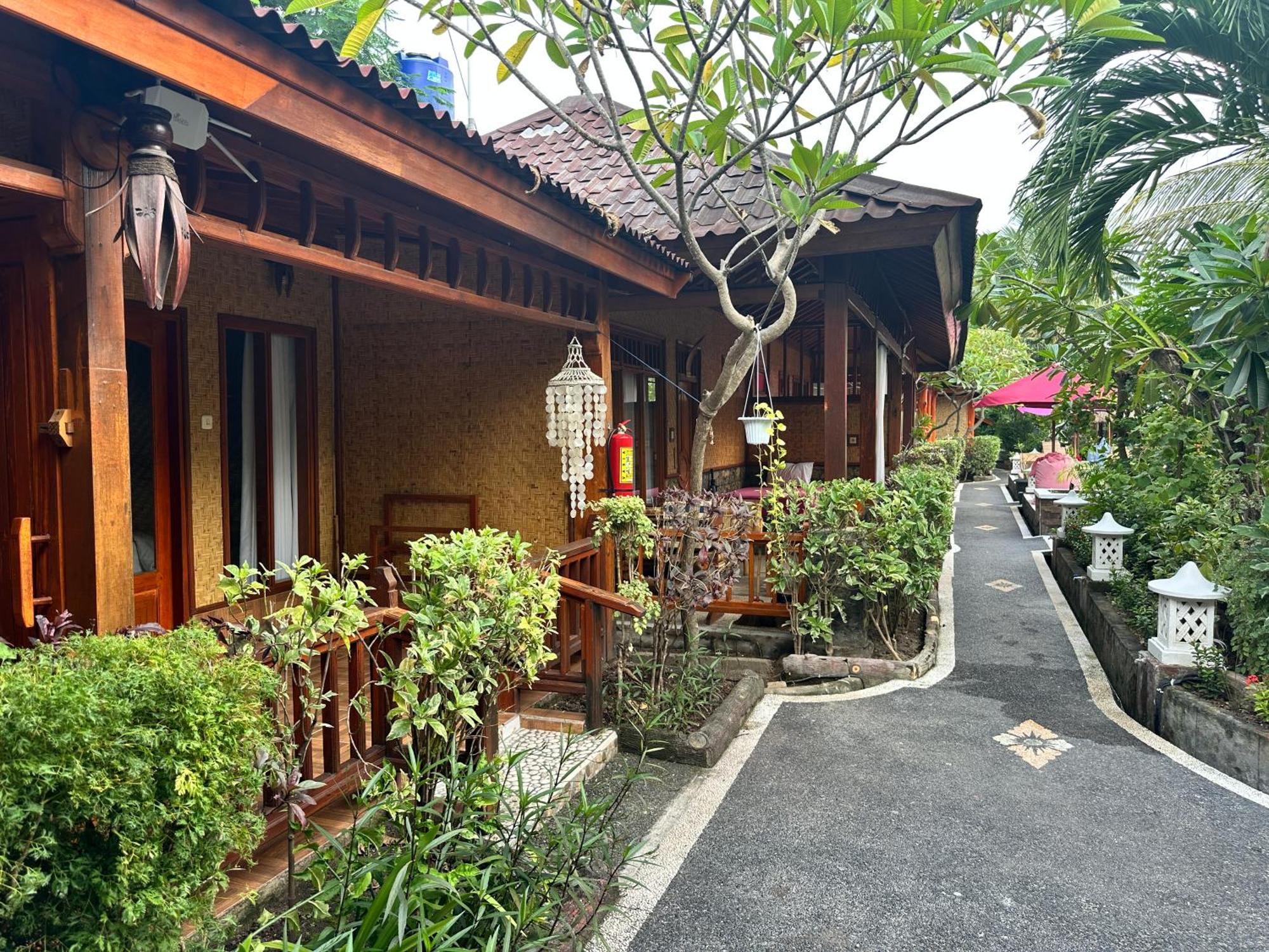 Sunny Rose Bungalows Gili Air - Adults Only Екстер'єр фото
