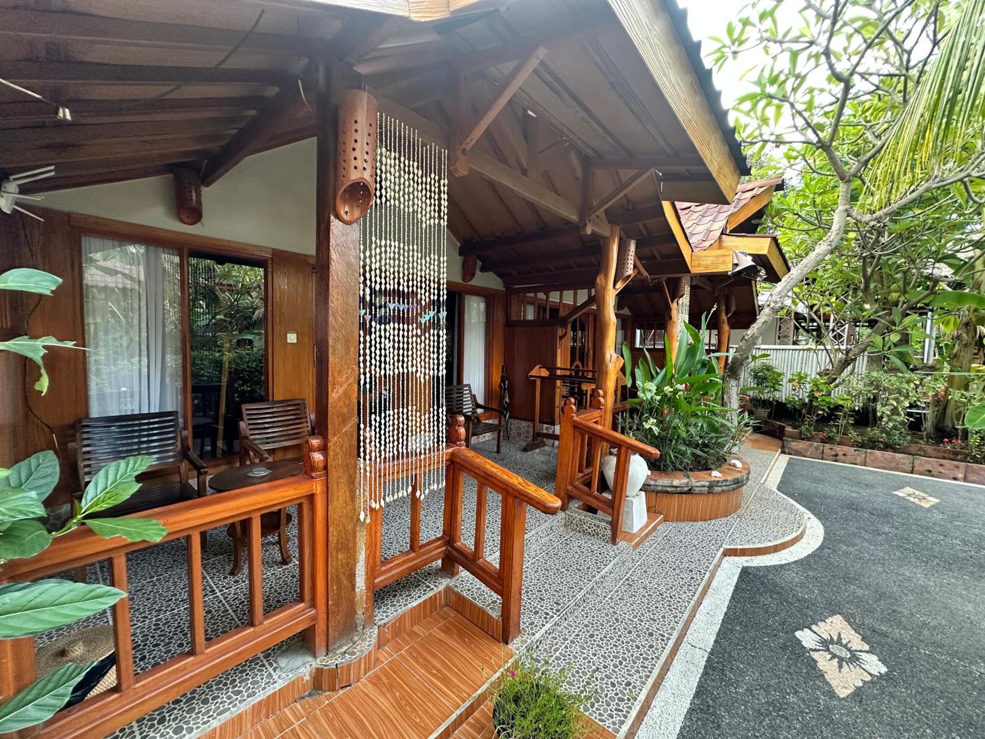 Sunny Rose Bungalows Gili Air - Adults Only Екстер'єр фото