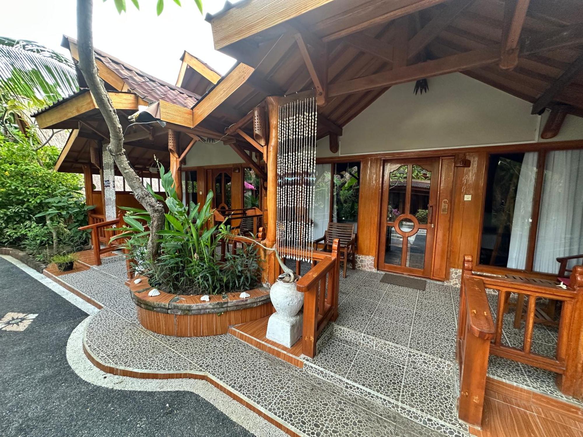 Sunny Rose Bungalows Gili Air - Adults Only Екстер'єр фото