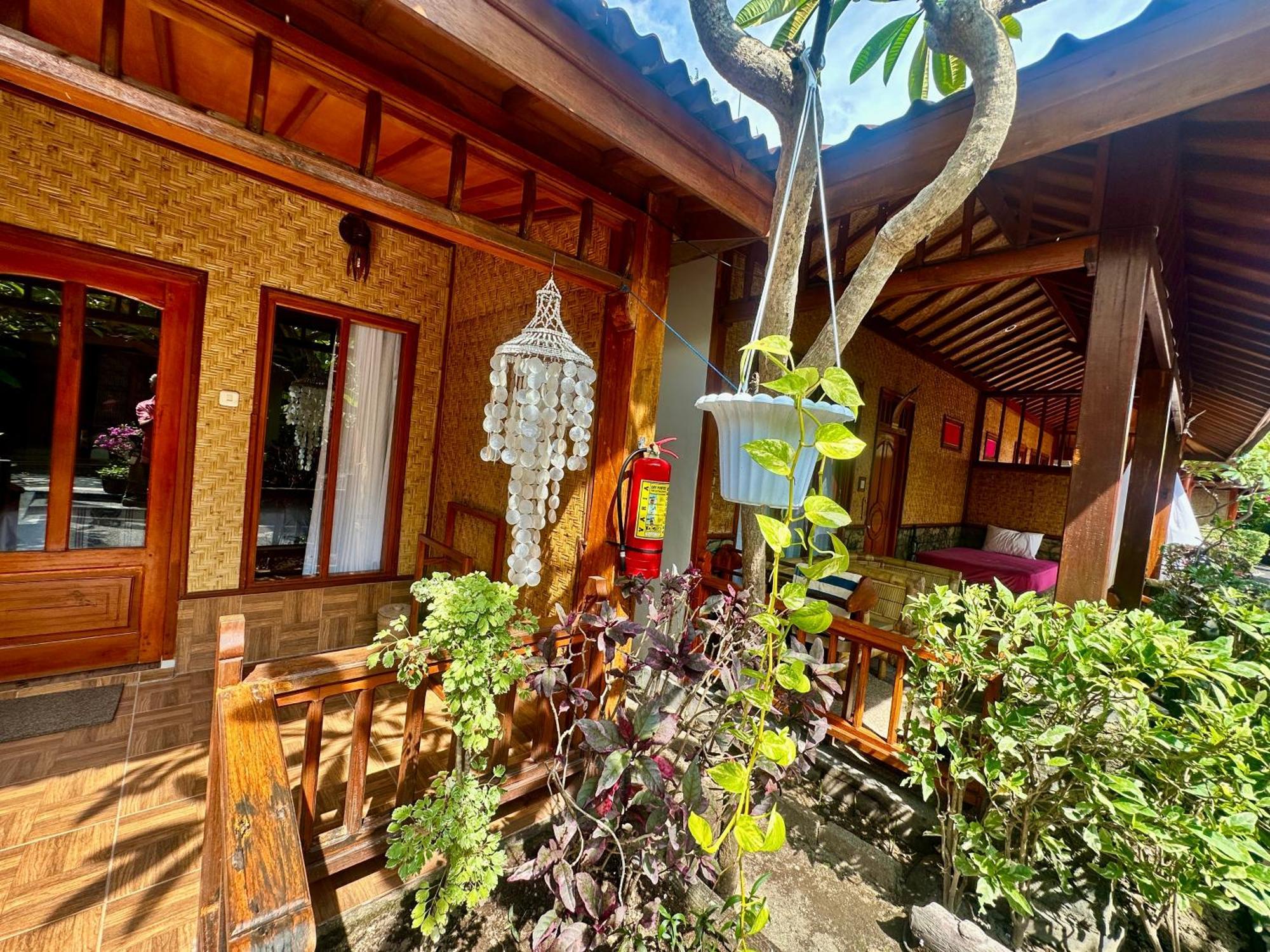 Sunny Rose Bungalows Gili Air - Adults Only Екстер'єр фото