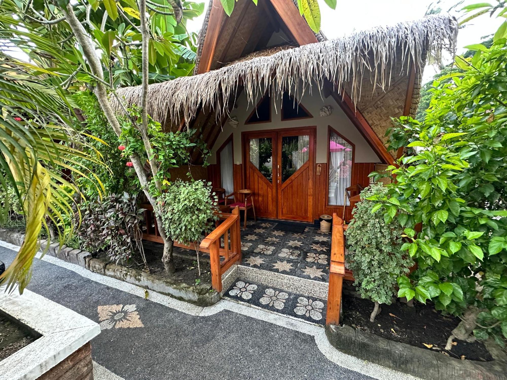 Sunny Rose Bungalows Gili Air - Adults Only Екстер'єр фото