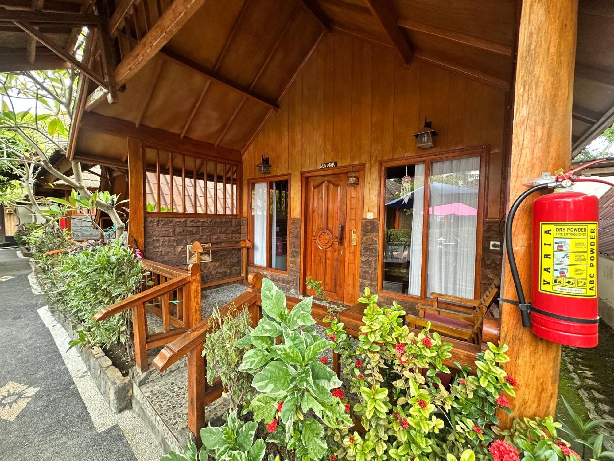 Sunny Rose Bungalows Gili Air - Adults Only Екстер'єр фото